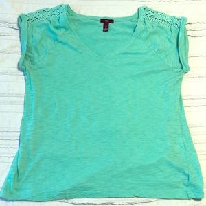 Gap tee
